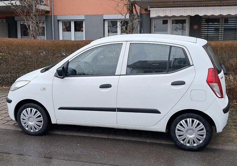 Gebraucht Hyundai i10 67 PS (49 kW) 2008 Weiß Kleinwagen
