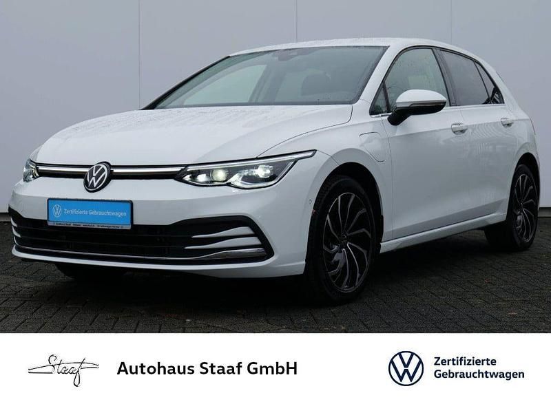 Gebraucht VW Golf VIII Style 204 PS (150 kW) 2022 Weiß Limousine