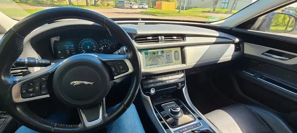 Gebraucht Jaguar XF Prestige 300 PS (220 kW) 2018 Grau Limousine