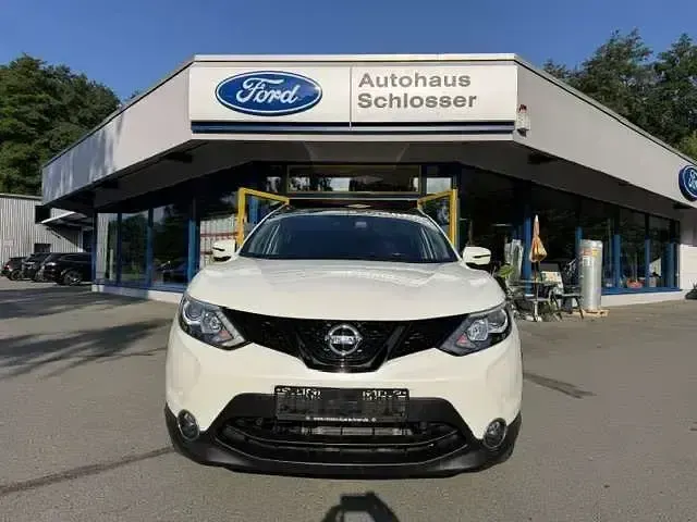 Gebraucht Nissan Qashqai N-Connecta 131 PS (96 kW) 2016 Brilliant white (m) SUV