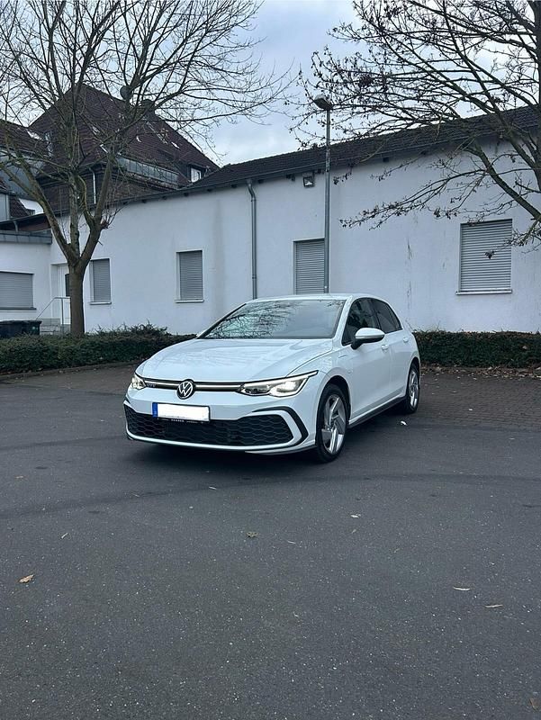 Weiß Gebraucht 2020 VW Golf VIII GTE Kleinwagen | 19.400 € (Guter Preis) - Bild 1/4