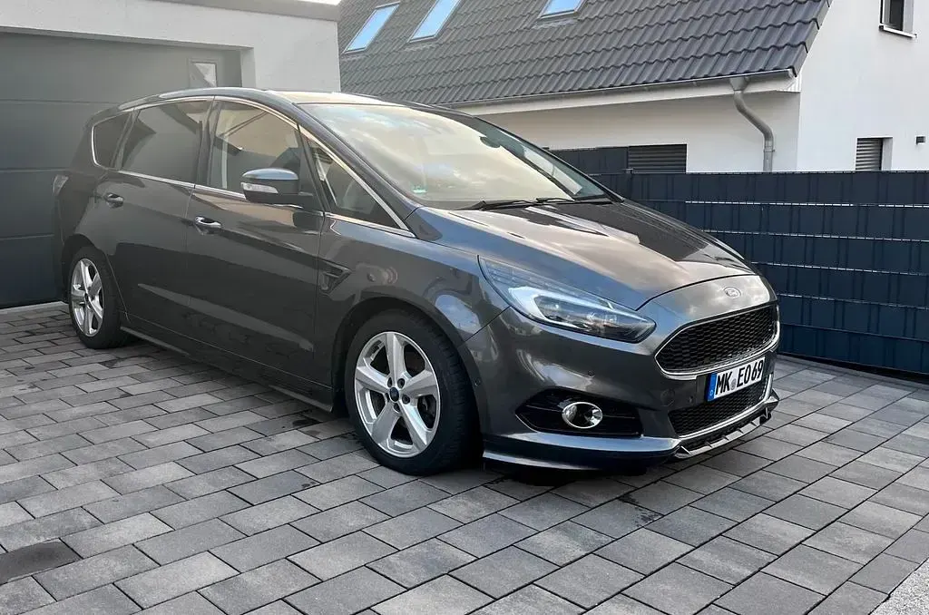 Używany Ford S-MAX ST-Line 179 KM (131 kW) 2015 Szary Minivan
