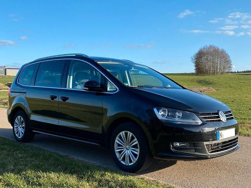 Gebraucht VW Sharan Allstar 150 PS (110 kW) 2016 Schwarz Van / Kleinbus