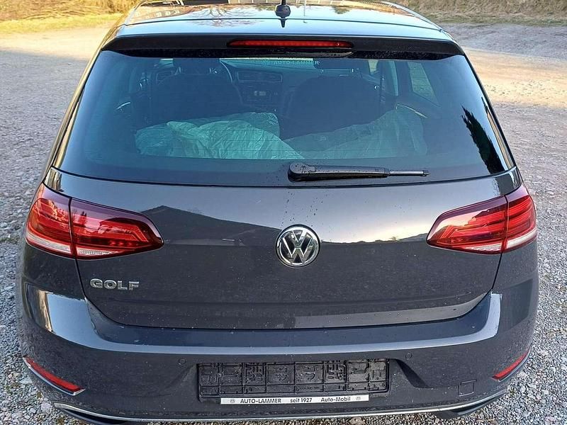 Gebraucht VW Golf VII Join 116 PS (85 kW) 2019 Uranograu/cinza urano Kleinwagen