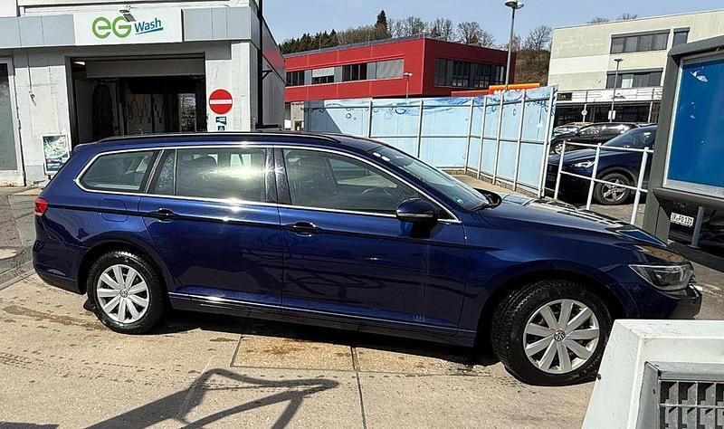 Gebraucht VW Passat 150 PS (110 kW) 2017 Blau Kombi