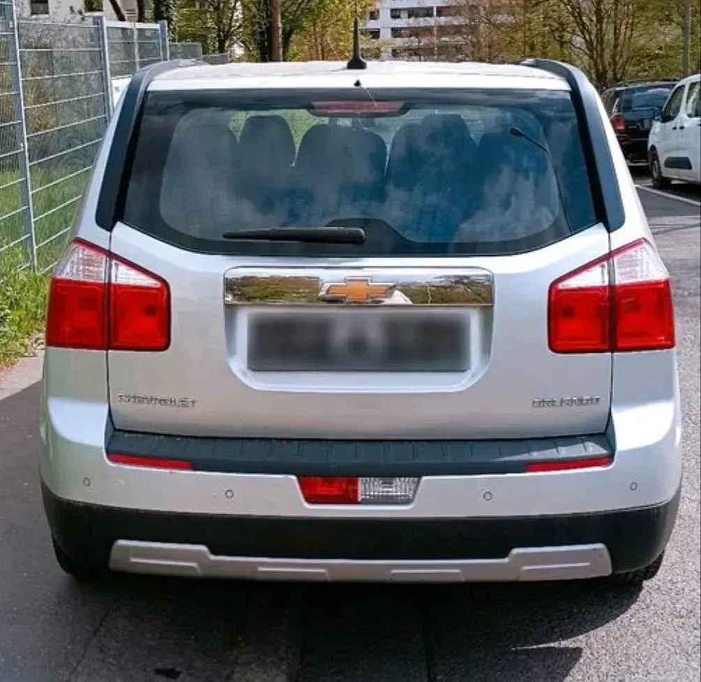 Gebraucht Chevrolet Orlando 140 PS (102 kW) 2012 Silber Van / Kleinbus