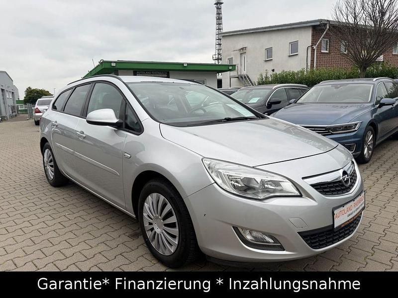 Silber Gebraucht 2011 Opel Astra Design Edition Kombi | 3.900 € (Guter Preis) - Bild 1/4