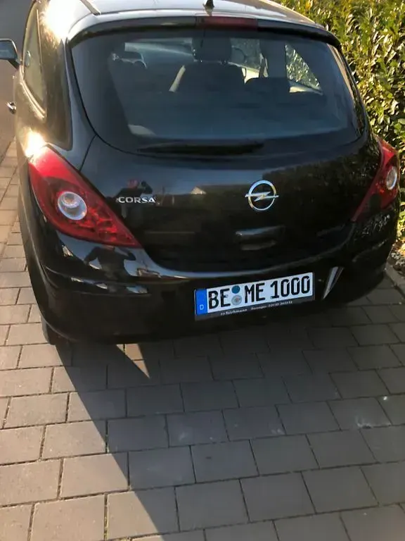 Gebraucht Opel Corsa Edition 69 PS (50 kW) 2014 Schwarz Kleinwagen