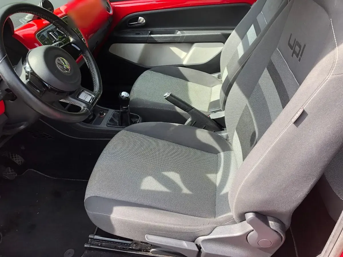 Second-hand VW up! Cup 60 CP (44 kW) 2013 Roșu Hatchback