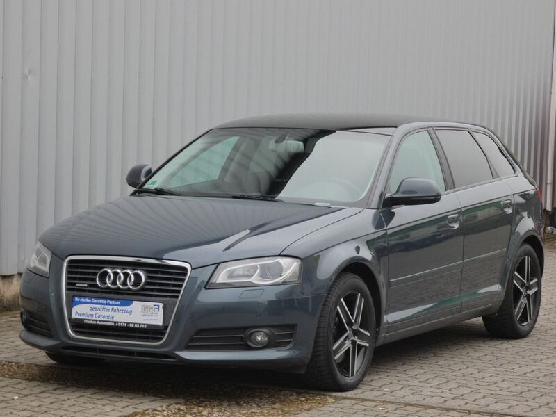 Grau Gebraucht 2009 Audi A3 Ambition Limousine | 8.990 € (Teuer) - Bild 1/4