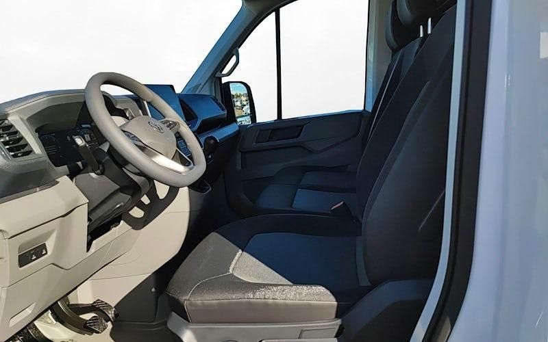 Gebraucht VW Crafter 140 PS (102 kW) 2024 Candyweiß Van