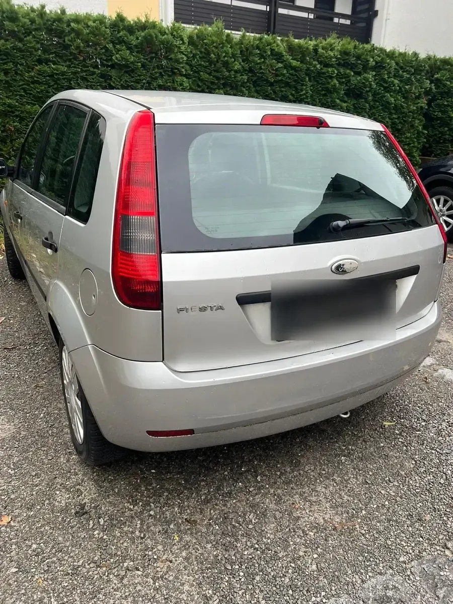 Gebraucht Ford Fiesta 60 PS (44 kW) 2003 Silber Kleinwagen