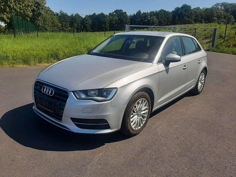 Eissilbermetallic Gebraucht 2013 Audi A3 Limousine | 14.990 € (Guter Preis) - Bild 1/4