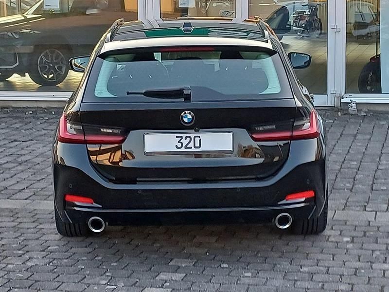 Gebraucht BMW 320 190 PS (139 kW) 2025 Schwarz ii/bonnet fluid black Kombi