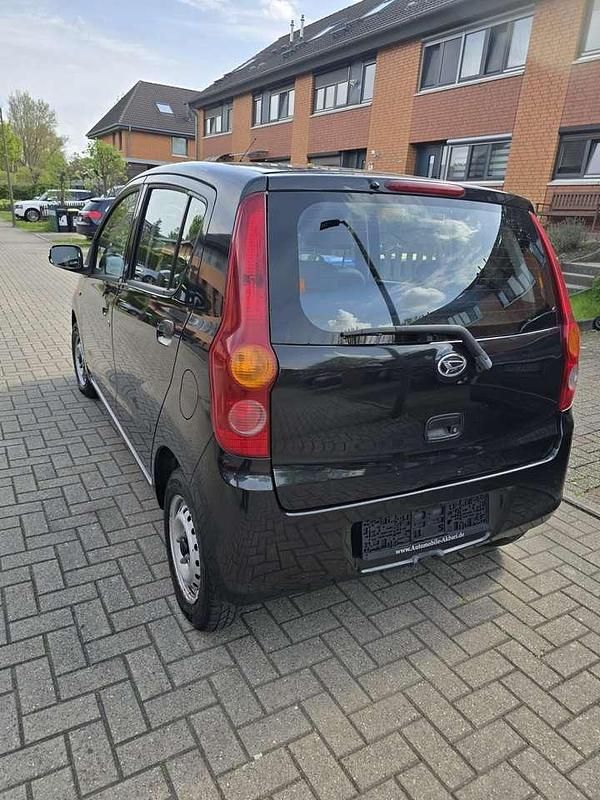 Gebraucht Daihatsu Cuore Plus 58 PS (42 kW) 2008 Schwarz Kleinwagen