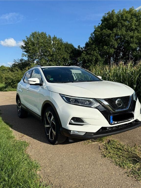 Weiß Gebraucht 2020 Nissan Qashqai Tekna SUV | 20.999 € (Etwas zu teuer) - Bild 1/4