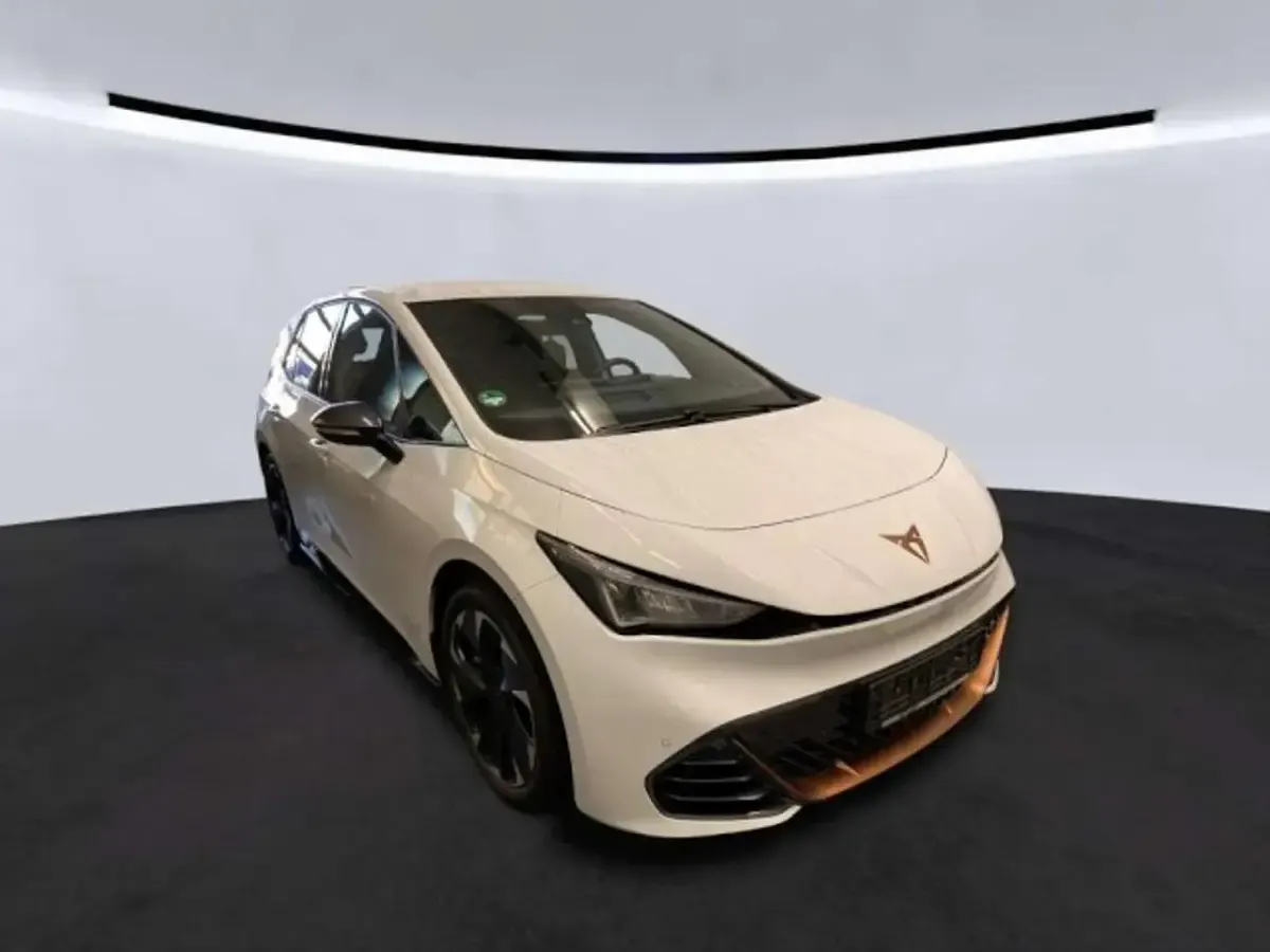 Gebraucht Cupra Born 169 kW (231 PS) 2023 Weiß Kleinwagen