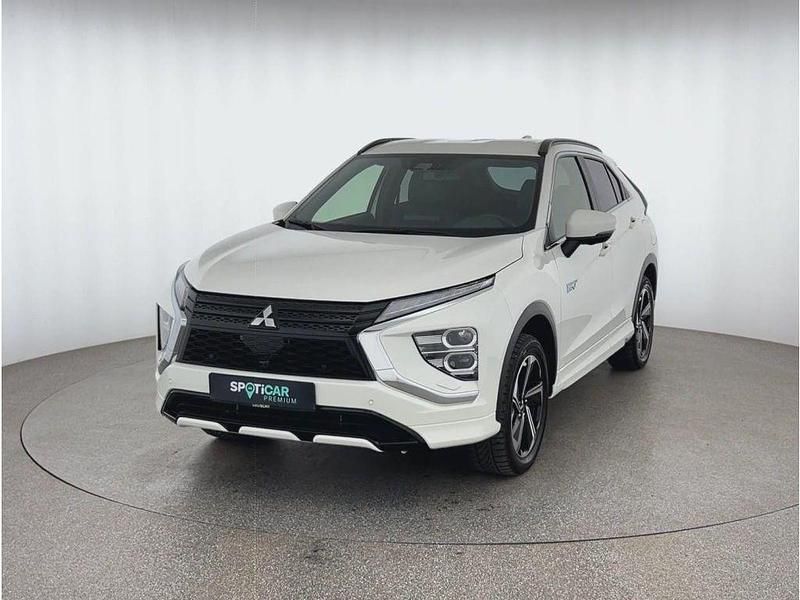 Gebraucht Mitsubishi Eclipse Cross Plus 188 PS (138 kW) 2022 Weiß (metallic) SUV
