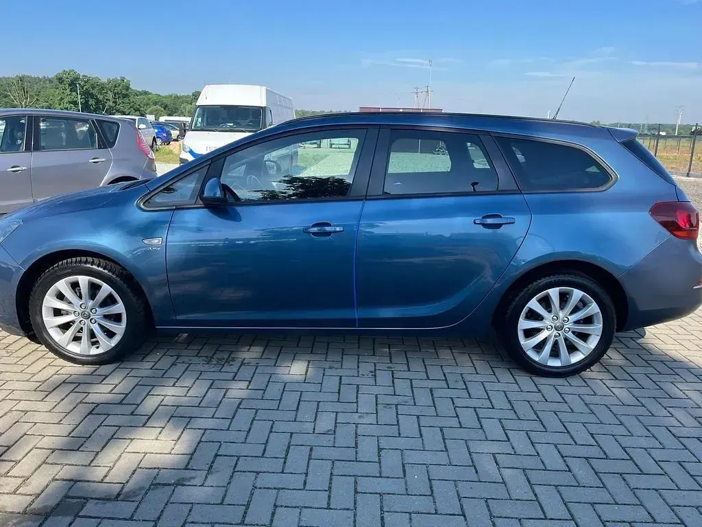 Gebraucht Opel Astra Active 140 PS (102 kW) 2013 Blau Kombi