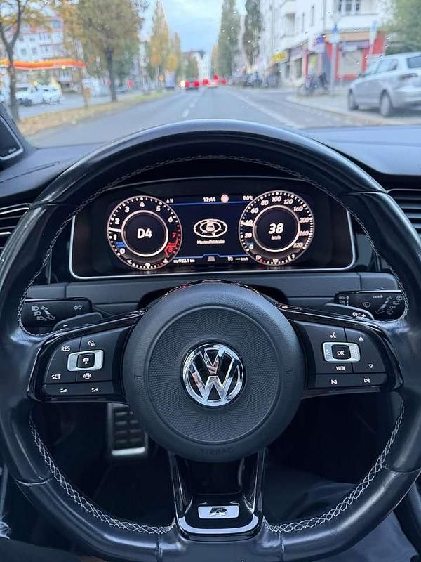Gebraucht VW Golf VII R 300 PS (220 kW) 2019 Blau Kleinwagen