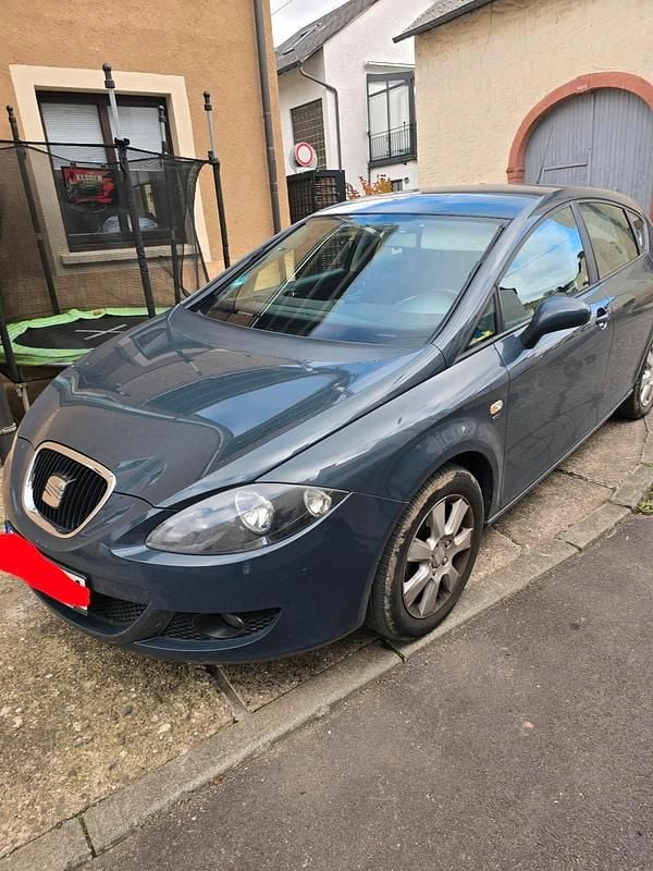Blau Gebraucht 2009 Seat Leon Kleinwagen | 2.300 € (Fairer Preis) - Bild 1/4