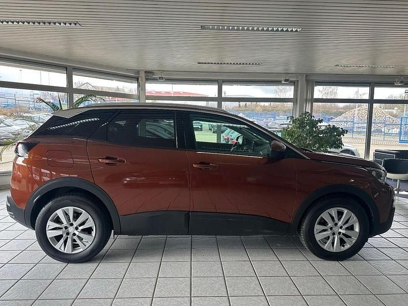 Gebraucht Peugeot 3008 Active 131 PS (96 kW) 2018 Braun SUV