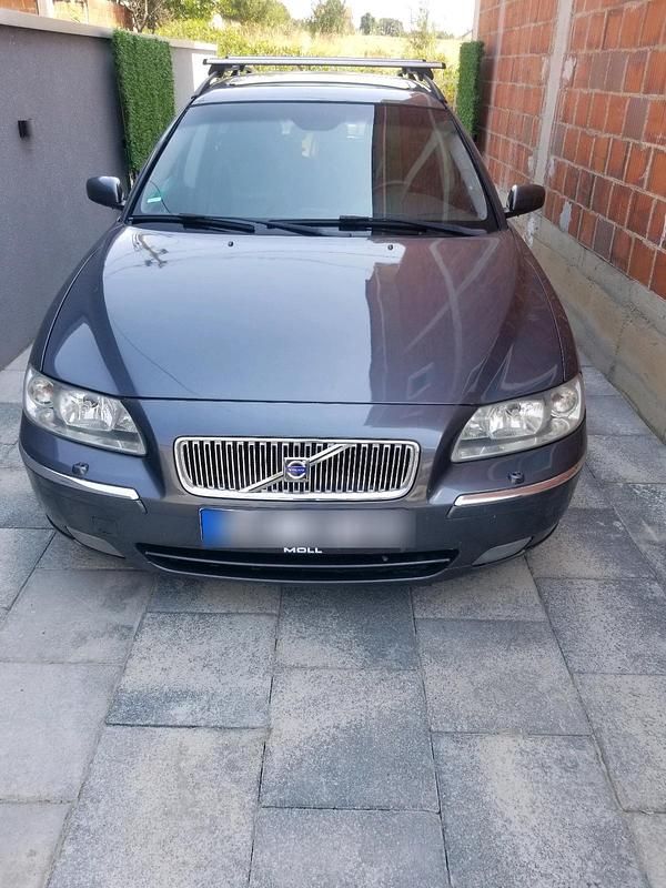 Grau Gebraucht 2006 Volvo V70 Kombi | 5.400 € (Teuer) - Bild 1/4