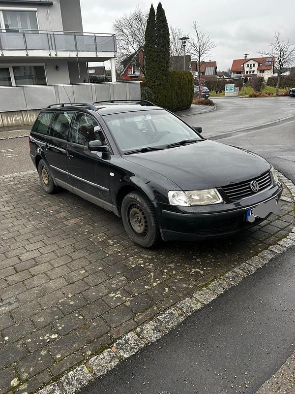 Gebraucht VW Passat Basis 90 PS (66 kW) 2000 Schwarz Kombi