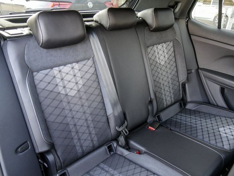 Gebraucht VW T-Cross R-line 150 PS (110 kW) 2024 Deep black perleffekt SUV