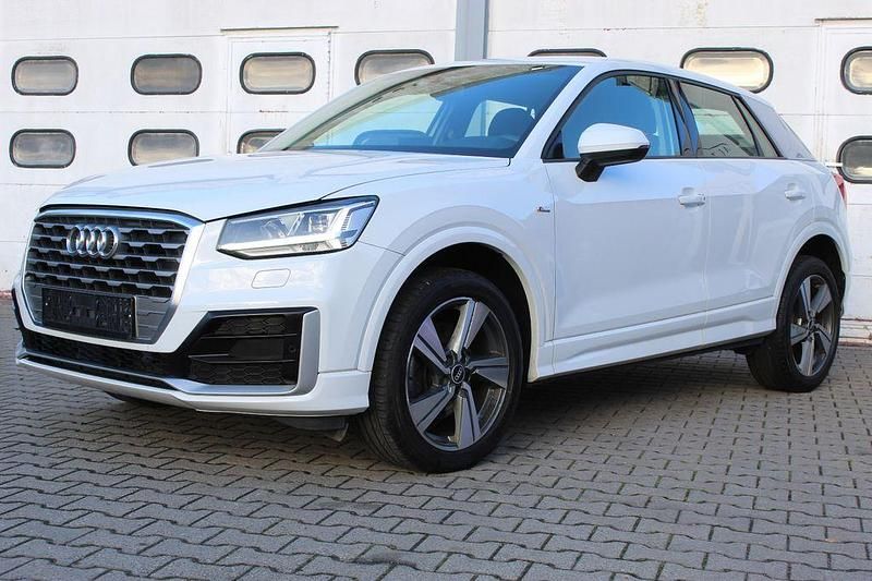 Gebraucht Audi Q2 S-Line 150 PS (110 kW) 2020 Gletscherweiss SUV