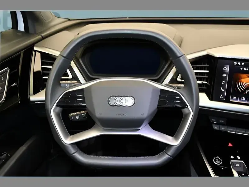 Używany Audi Q4 e-tron 210 kW (286 KM) 2025 Biały SUV