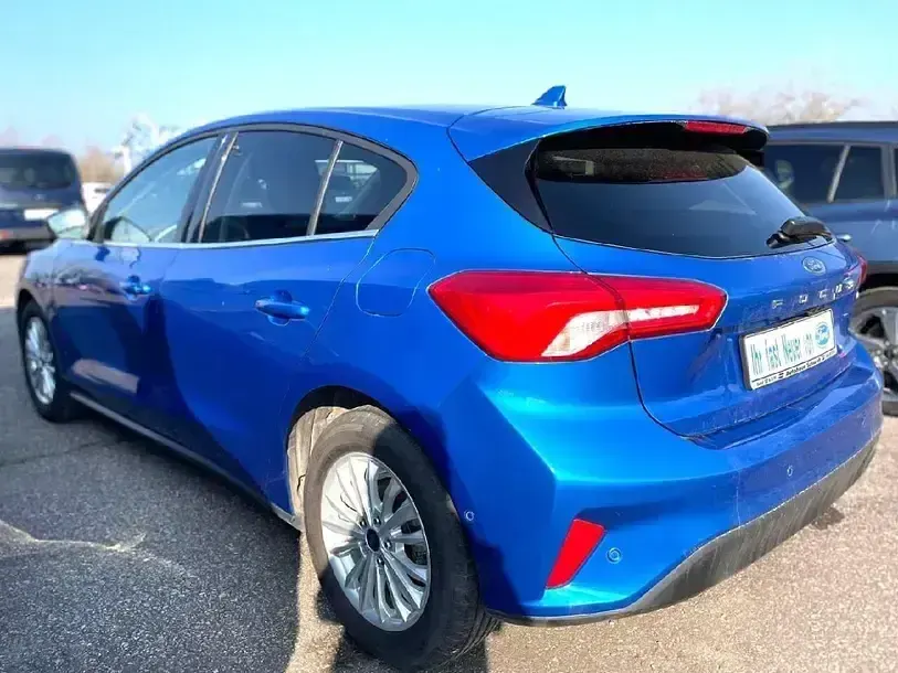 Używany Ford Focus Titanium X 155 KM (114 kW) 2021 Niebieski Sedan/Limuzyna