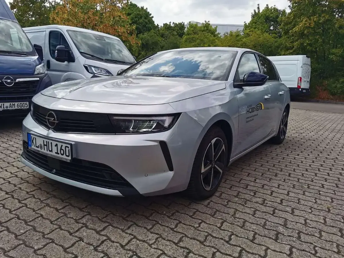 Gebraucht Opel Astra Edition 131 PS (96 kW) 2025 Kristall silber (met Limousine