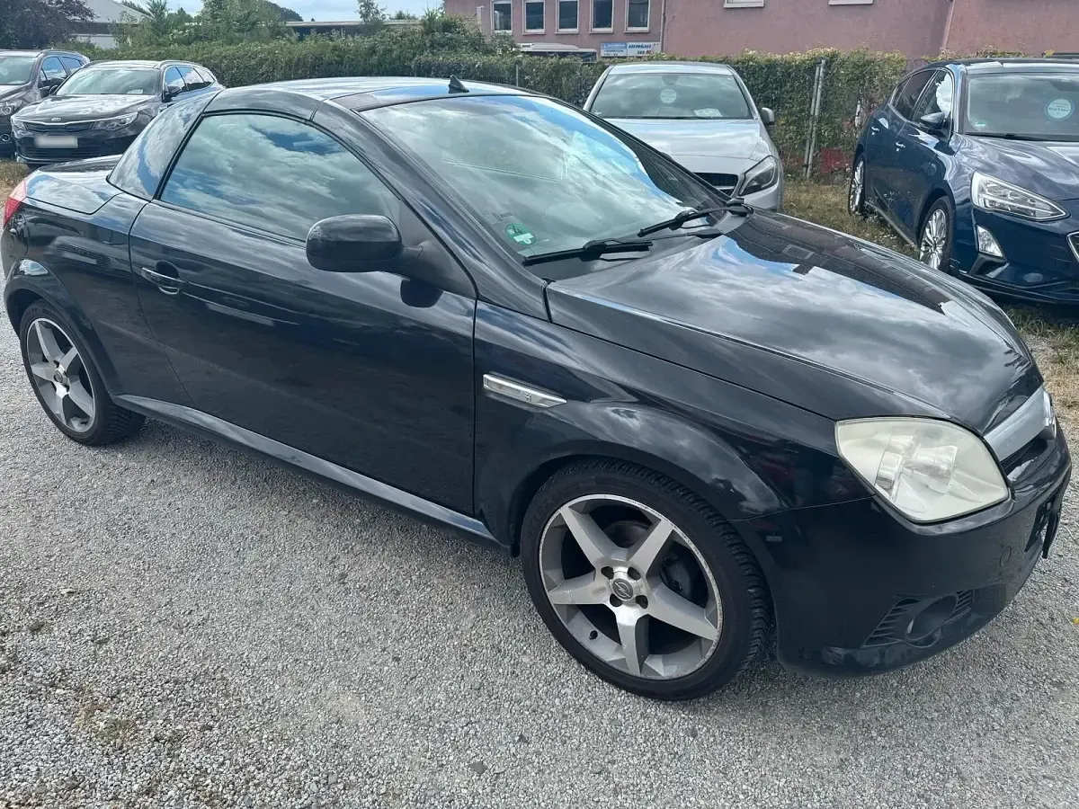 Gebraucht Opel Tigra 90 PS (66 kW) 2008 Schwarz Cabrio