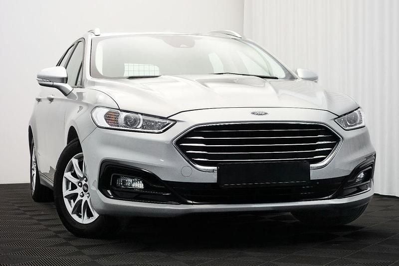 Silber Gebraucht 2020 Ford Mondeo Trend Limousine | 13.450 € (Guter Preis) - Bild 1/4