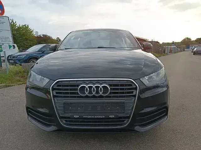 Gebraucht Audi A1 Sportback Attraction 86 PS (63 kW) 2013 Schwarz Kleinwagen