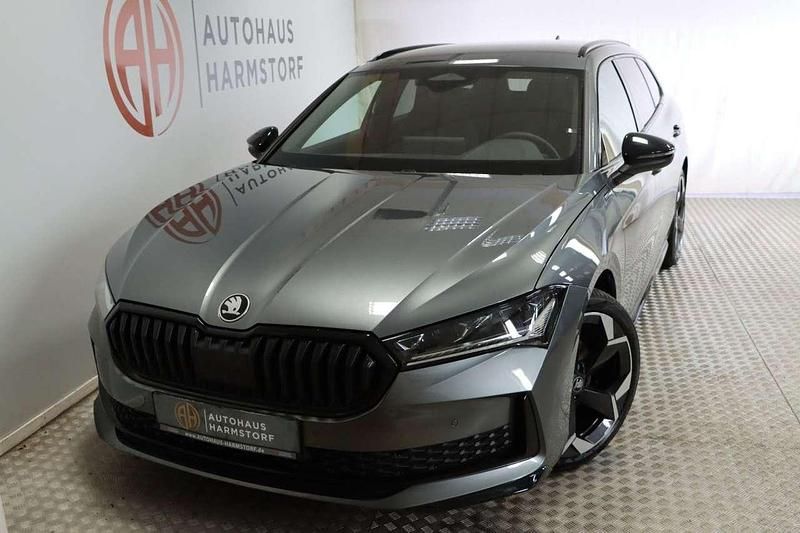 Grau Neu 2025 Skoda Superb SportLine Kombi | 42.990 € (Fairer Preis) - Bild 1/4