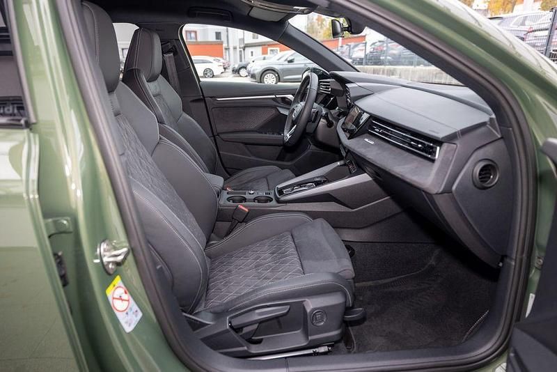 Gebraucht Audi A3 S-Line 150 PS (110 kW) 2025 Distriktgrün metallic Limousine