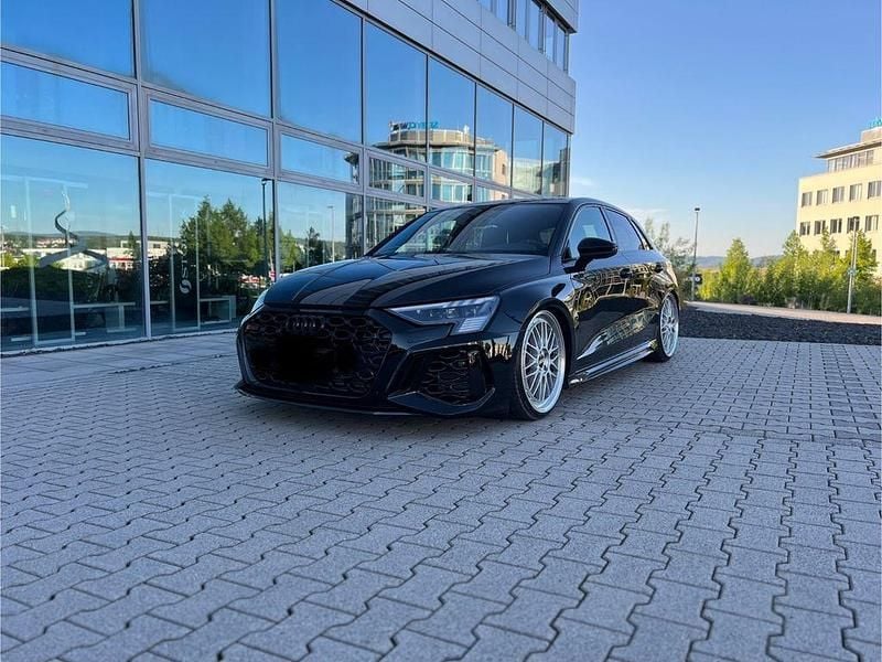 Gebraucht Audi RS3 Ambiente 400 PS (294 kW) 2024 Schwarz Limousine