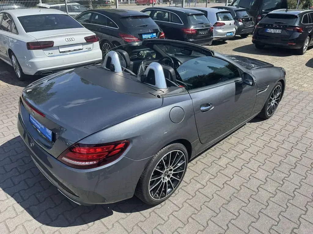 Gebraucht Mercedes SLC300 AMG 245 PS (180 kW) 2019 Selenitgrau  metalliclack Cabrio