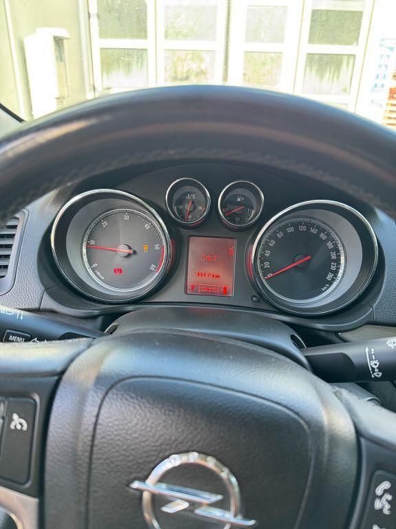 Gebraucht Opel Insignia Cosmo 160 PS (117 kW) 2009 Schwarz Kombi