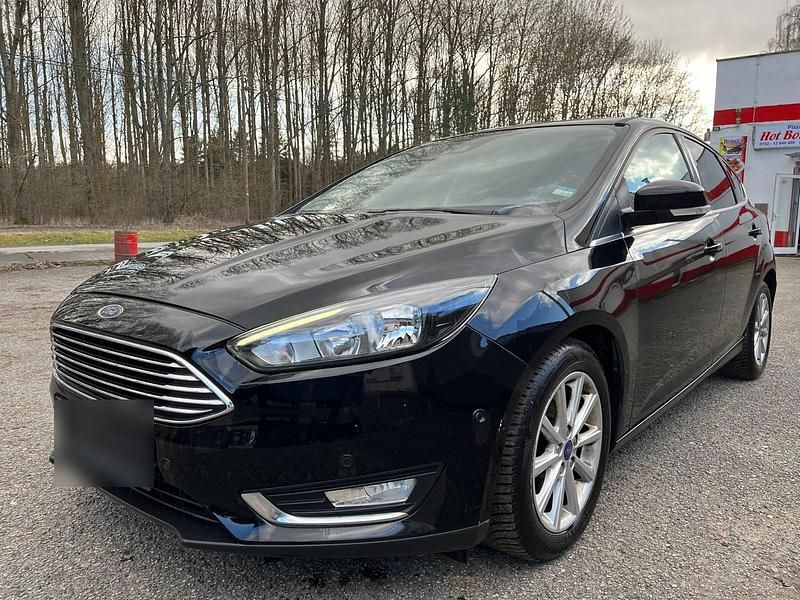 Second-hand Ford Focus 125 CP (91 kW) 2016 Negru Hatchback