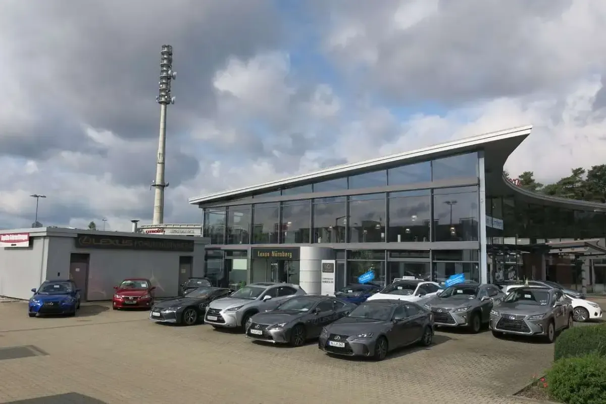 Neu Toyota C-HR+ Lounge 252 kW (343 PS) 2026 Manhattangrau metallic / mysti SUV