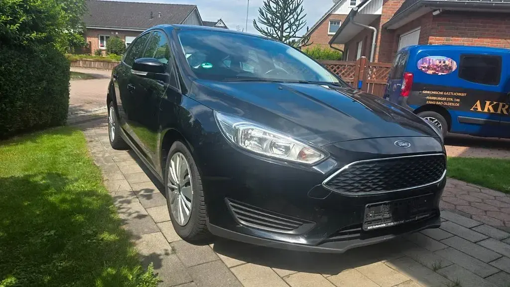 Gebraucht Ford Focus Trend 101 PS (74 kW) 2017 Schwarz Limousine