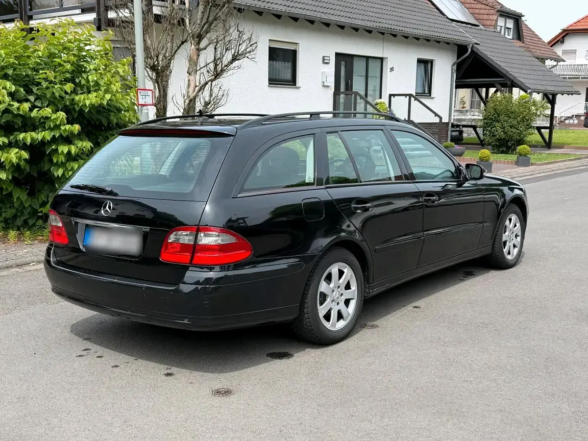 Gebraucht Mercedes E220 170 PS (125 kW) 2006 Schwarz Kombi