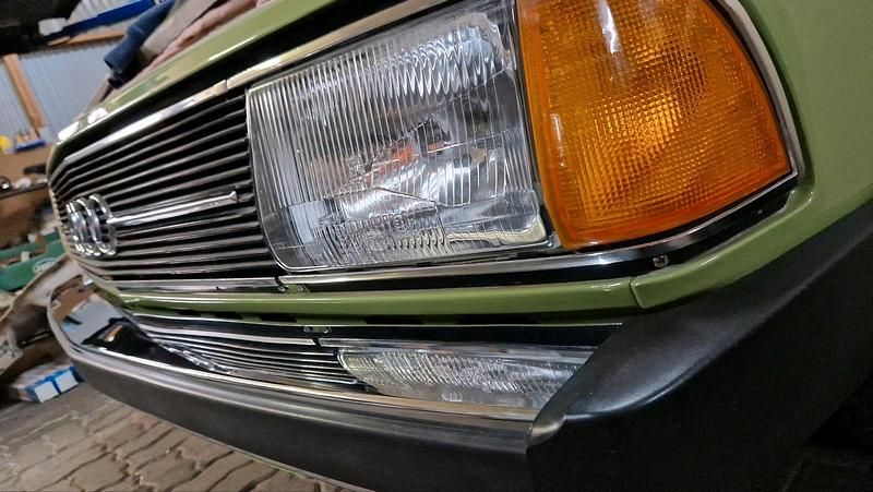 Grün Gebraucht 1977 Audi 100 Limousine | 6.600 € - Bild 1/4