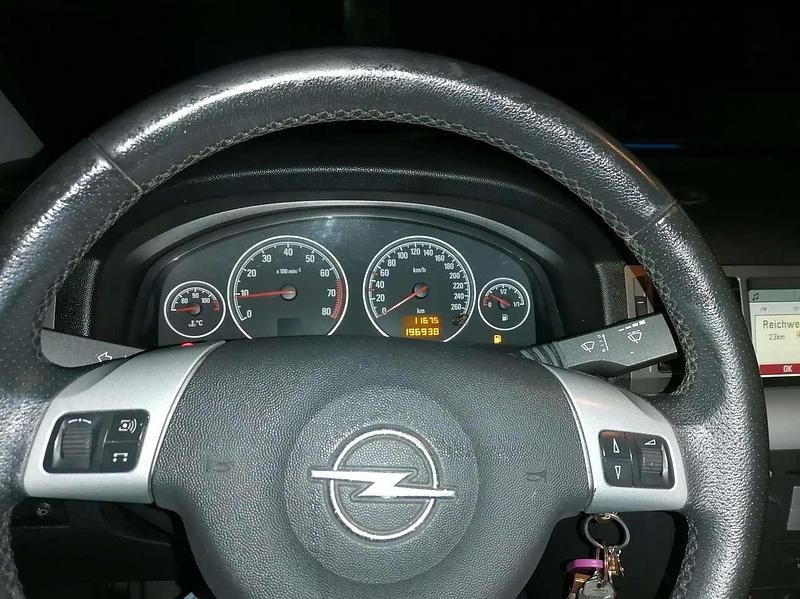 Gebraucht Opel Vectra 155 PS (114 kW) 2005 Silber Kombi