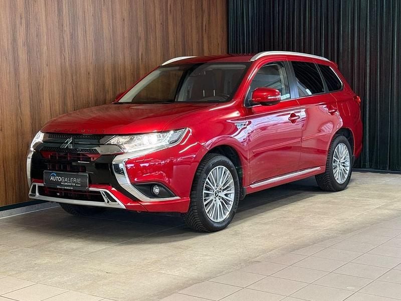 Gebraucht Mitsubishi Outlander P-HEV Basis 135 PS (99 kW) 2021 Rot SUV