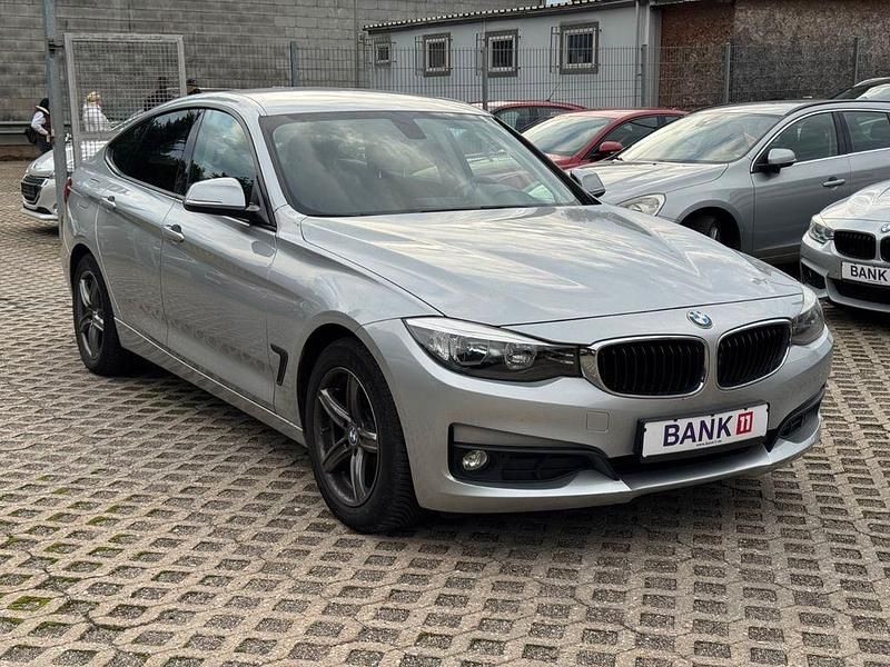 Gebraucht BMW 318 Gran Turismo 143 PS (105 kW) 2015 Silber Limousine