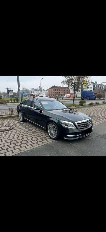 Grün Gebraucht 2017 Mercedes S560 Limousine | 51.400 € (Superpreis) - Bild 1/4